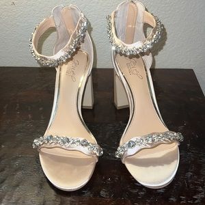 NWOT Badgley Mischka Heels